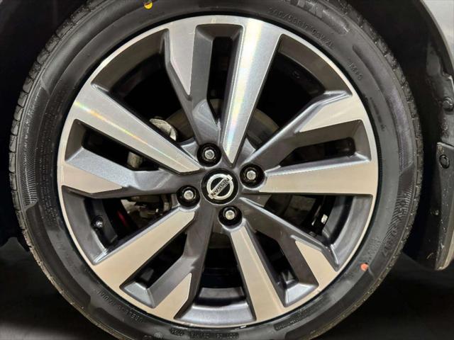 2021 Nissan Versa SR Xtronic CVT