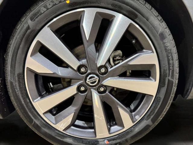 2021 Nissan Versa SR Xtronic CVT