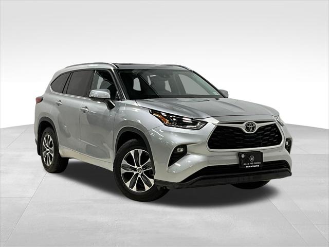 2021 Toyota Highlander XLE for sale in Des Moines, IA