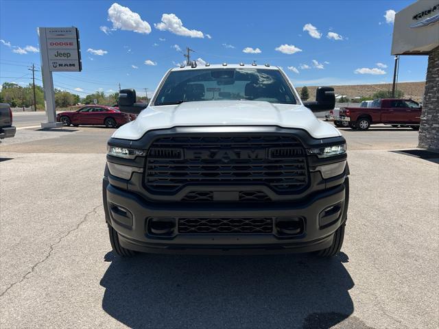 2026 RAM 5500 Chassis RAM 5500 TRADESMAN CHASSIS CREW CAB 4X4 84 CA