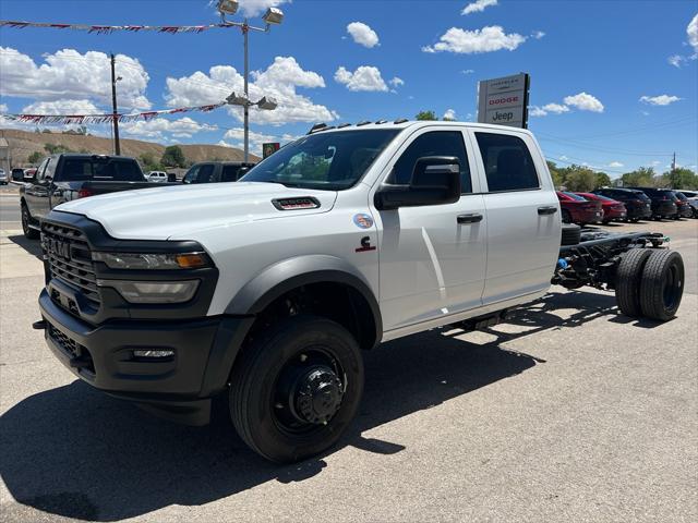 2026 RAM 5500 Chassis RAM 5500 TRADESMAN CHASSIS CREW CAB 4X4 84 CA
