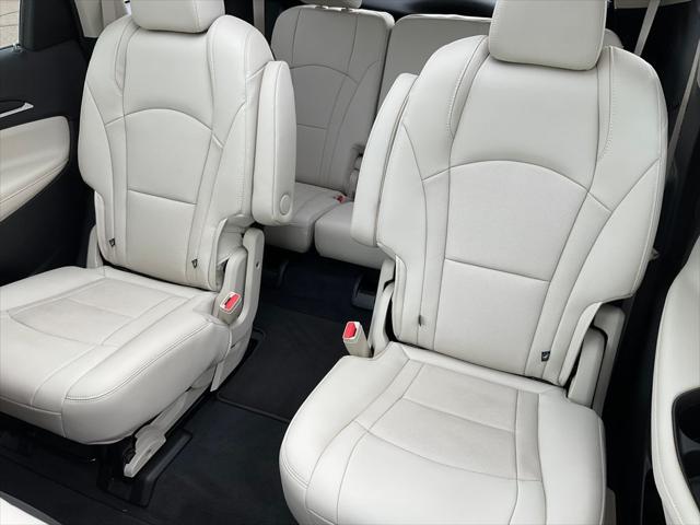 2023 Buick Enclave Essence AWD