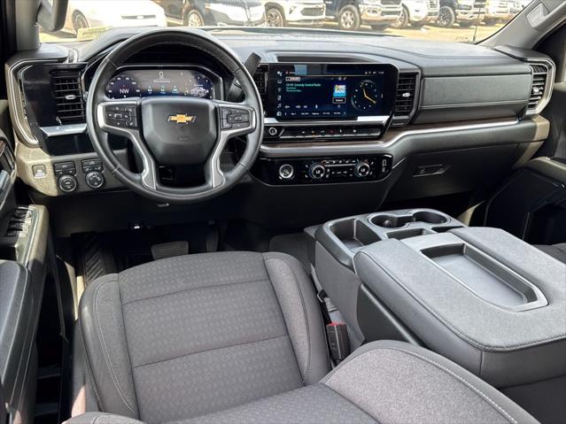 2024 Chevrolet Silverado 1500 4WD Crew Cab Short Bed LT with 2FL
