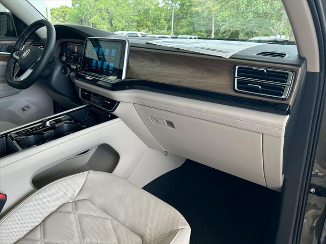 2026 Volkswagen Atlas SE with Technology
