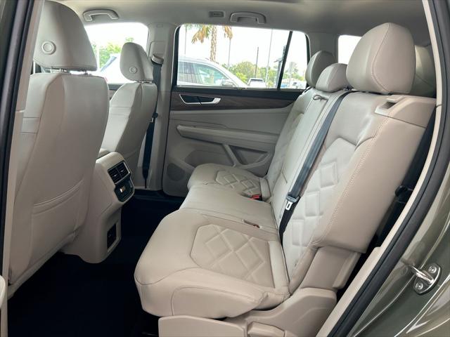 2026 Volkswagen Atlas SE with Technology