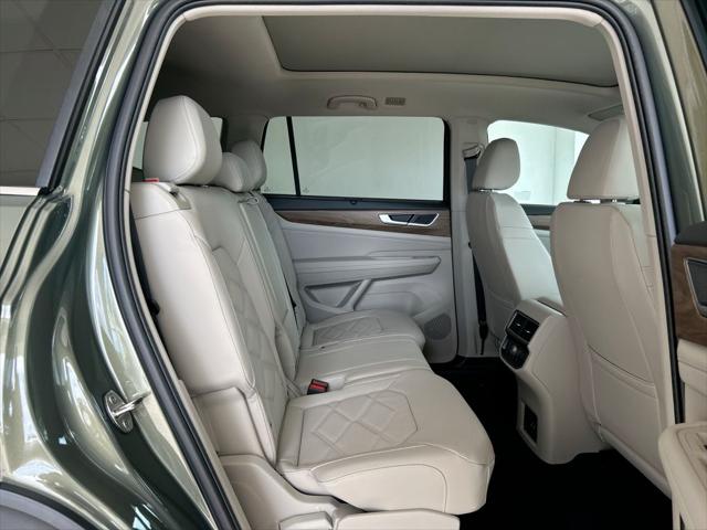 2026 Volkswagen Atlas SE with Technology