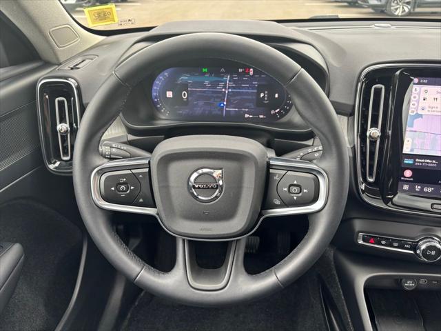 2026 Volvo XC40 Core, B5 AWD Gas (mild hybrid), Dark