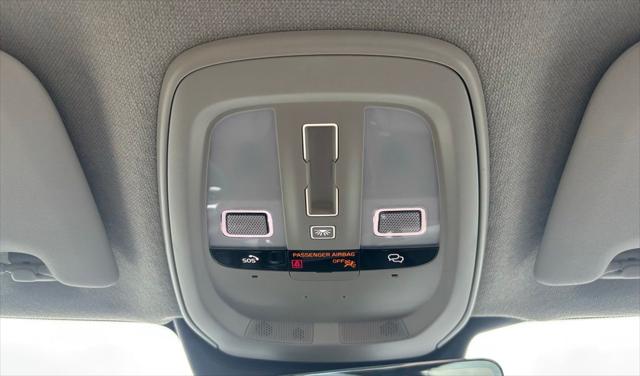2026 Volvo XC40 Core, B5 AWD Gas (mild hybrid), Dark