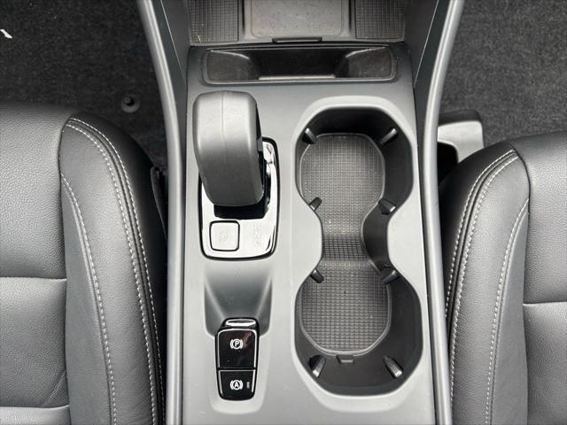 2026 Volvo XC40 Core, B5 AWD Gas (mild hybrid), Dark