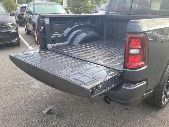 2026 Ram 1500 Express Crew Cab 4x4 5'7" Box