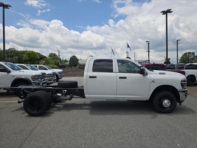 2026 RAM 3500 Chassis RAM 3500 TRADESMAN CREW CAB CHASSIS 4X4 60 CA