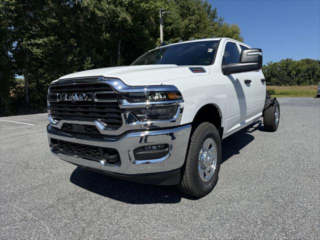 2026 RAM Ram 3500 RAM 3500 TRADESMAN CREW CAB 4X4 8 BOX