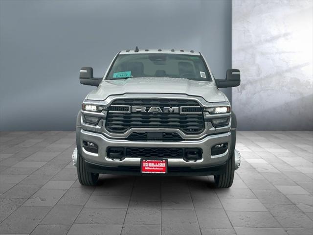 2026 RAM 5500 Chassis RAM 5500 TRADESMAN CHASSIS CREW CAB 4X4 84 CA