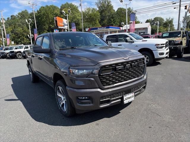 2026 Ram 1500 Express Crew Cab 4x4 57 Box