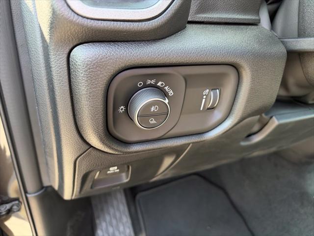 2026 Ram 1500 Express Crew Cab 4x4 57 Box