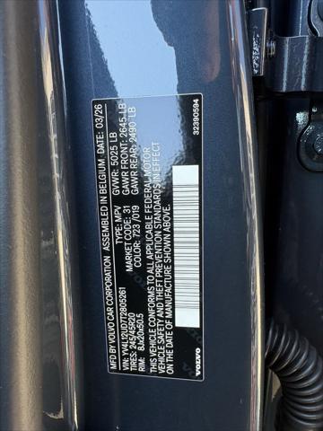 2026 Volvo XC40 Black Edition Ultra, B5 AWD Gas (mild hybrid)