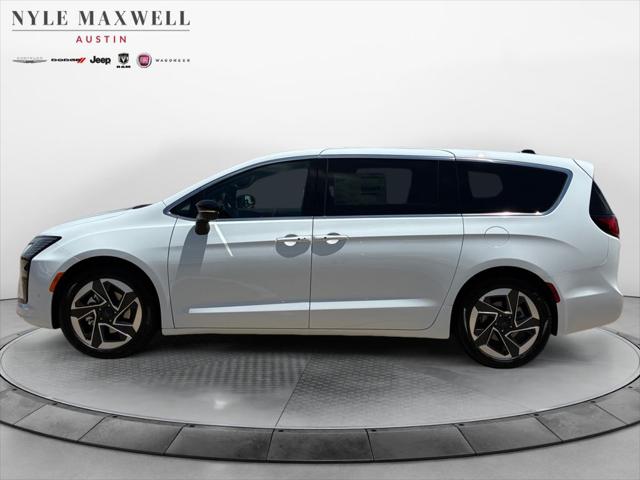 2027 Chrysler Pacifica Limited
