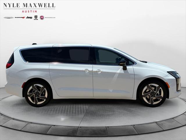 2027 Chrysler Pacifica Limited