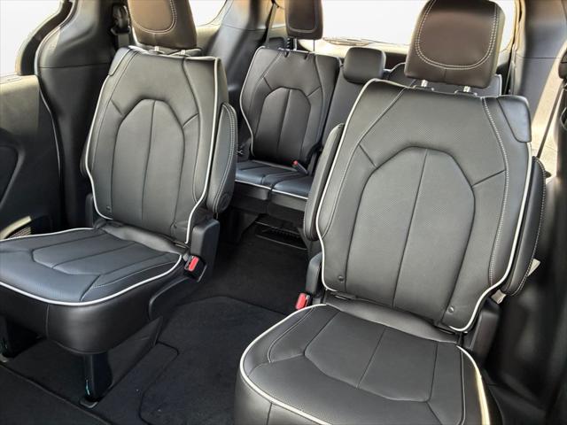 2027 Chrysler Pacifica Limited