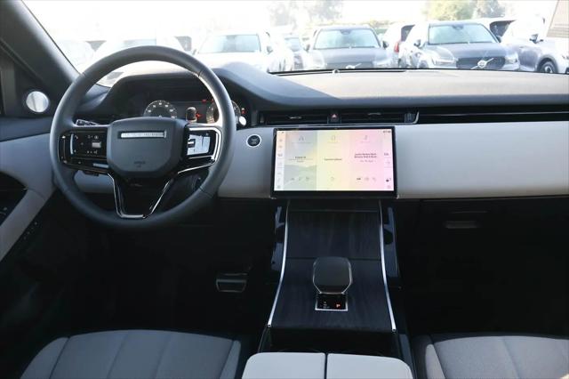 2026 Land Rover Range Rover Evoque Dynamic SE