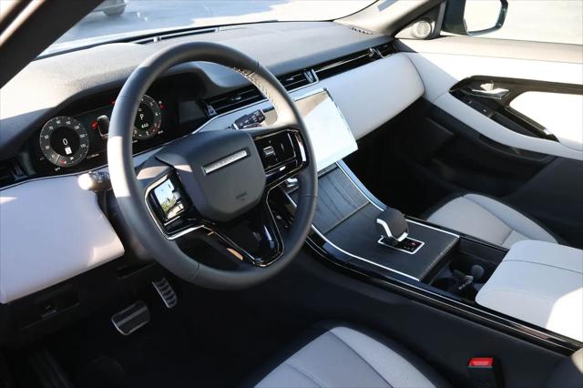 2026 Land Rover Range Rover Evoque Dynamic SE