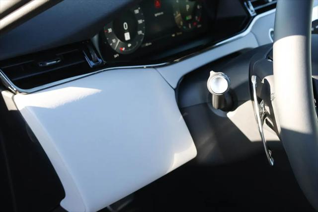 2026 Land Rover Range Rover Evoque Dynamic SE
