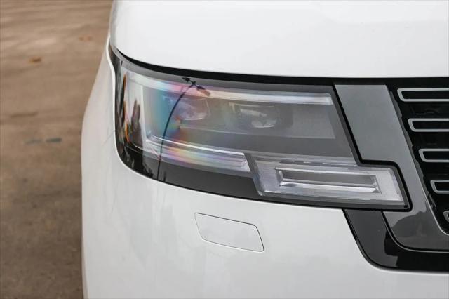 2025 Land Rover Range Rover P550e SE