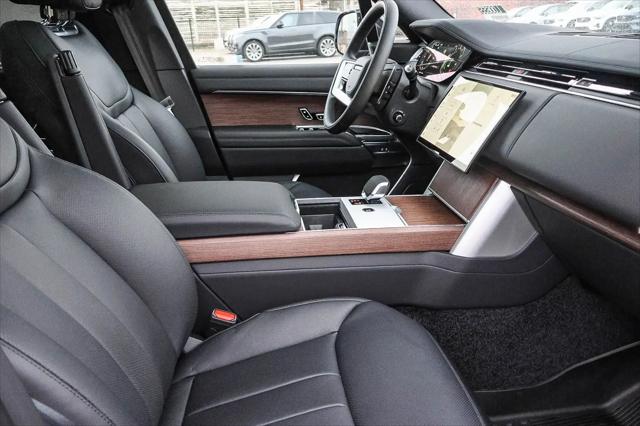 2025 Land Rover Range Rover P550e SE
