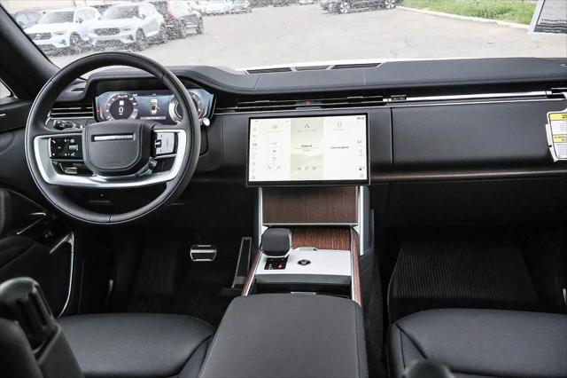 2025 Land Rover Range Rover P550e SE