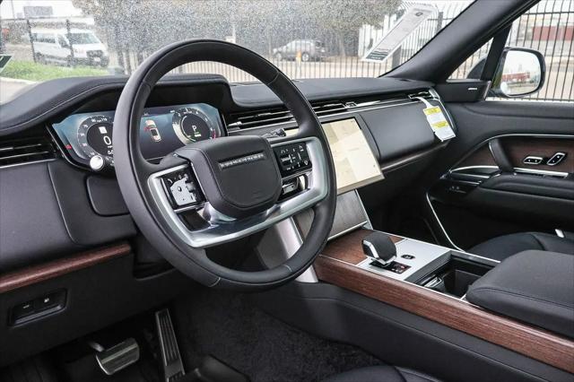 2025 Land Rover Range Rover P550e SE