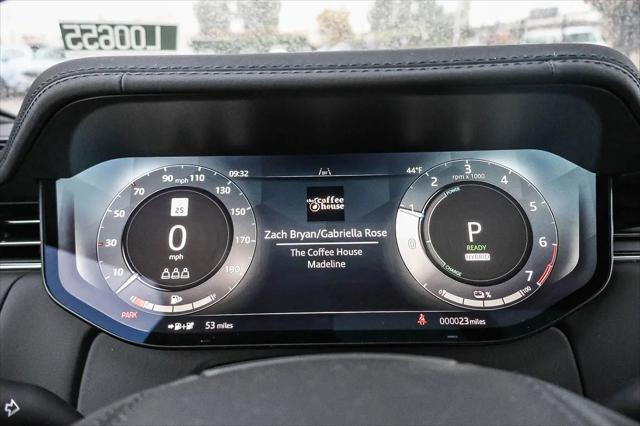 2025 Land Rover Range Rover P550e SE