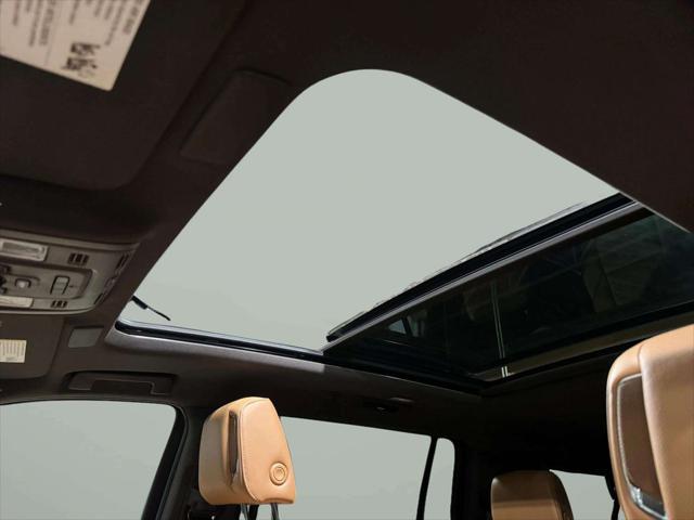2023 Cadillac Escalade ESV 4WD Premium Luxury