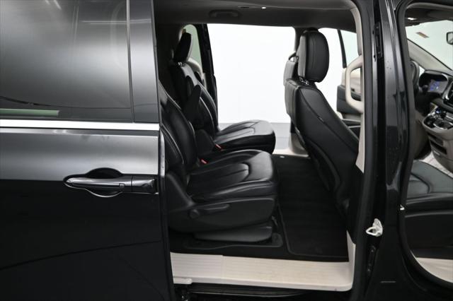 2023 Chrysler Pacifica Hybrid Touring L