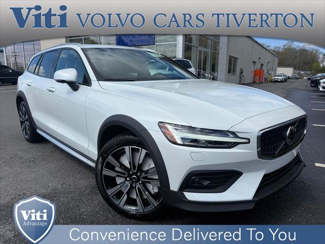 2026 Volvo V60 Cross Country Ultra, B5 AWD Gas mild hybrid for sale in Tiverton, RI