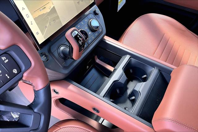 2026 Land Rover Defender P635 OCTA