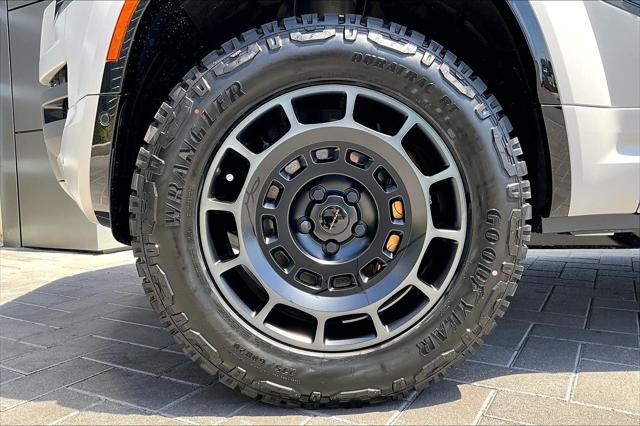 2026 Land Rover Defender P635 OCTA