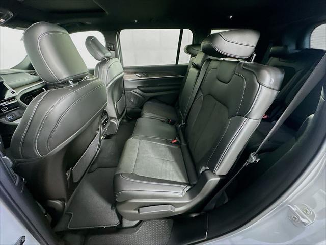 2026 Jeep Grand Cherokee L Altitude 4x4
