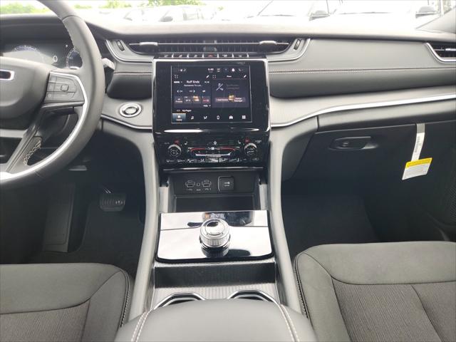 2026 Jeep Grand Cherokee L Altitude 4x2