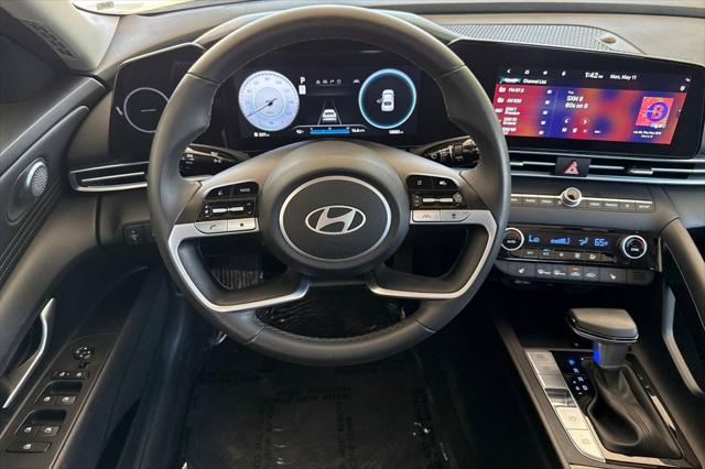 2025 Hyundai Elantra SEL - Photo 18