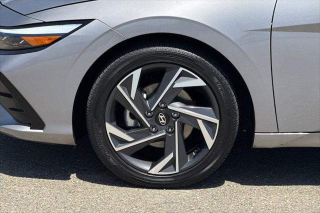 2025 Hyundai Elantra SEL - Photo 29