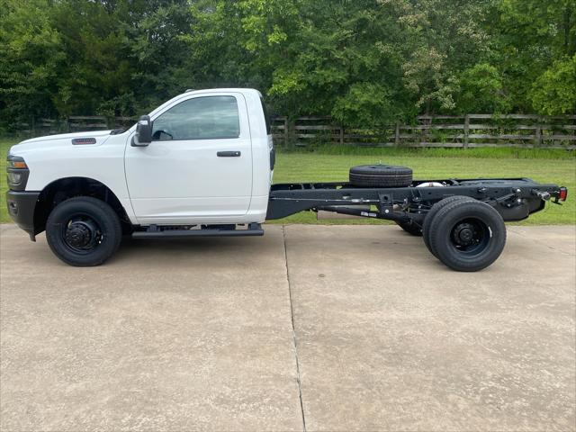 2026 RAM 3500 Chassis RAM 3500 TRADESMAN CHASSIS REGULAR CAB 4X4 84 CA