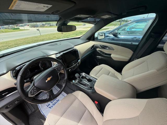 2023 Chevrolet Traverse AWD LT Cloth