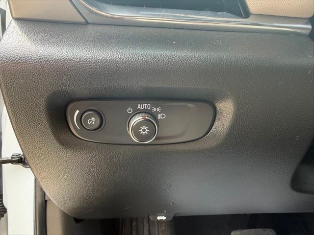 2023 Chevrolet Traverse AWD LT Cloth