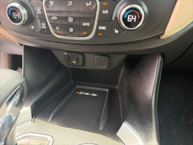 2023 Chevrolet Traverse AWD LT Cloth