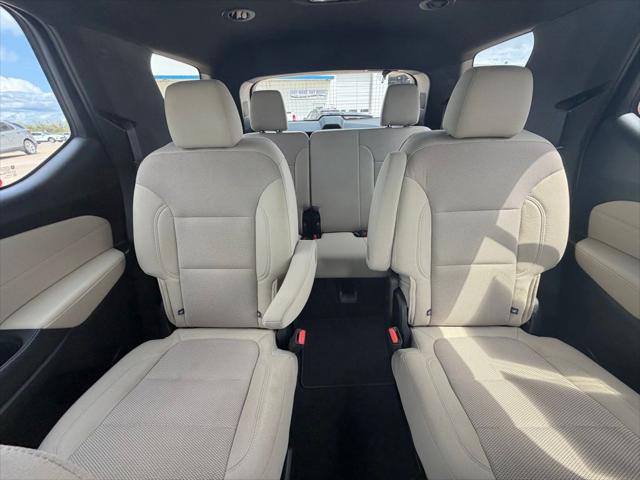 2023 Chevrolet Traverse AWD LT Cloth