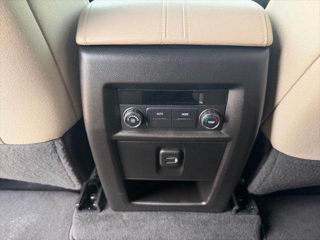 2023 Chevrolet Traverse AWD LT Cloth