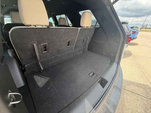 2023 Chevrolet Traverse AWD LT Cloth