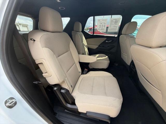 2023 Chevrolet Traverse AWD LT Cloth