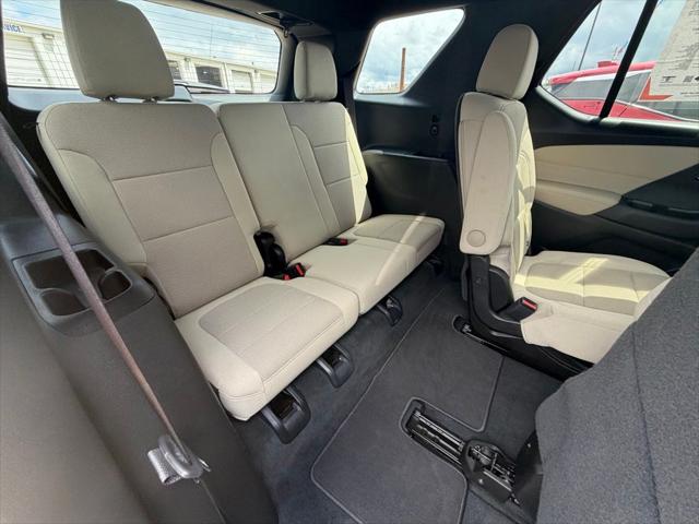 2023 Chevrolet Traverse AWD LT Cloth