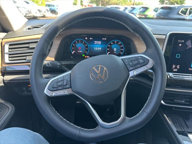 2026 Volkswagen Atlas SE with Technology